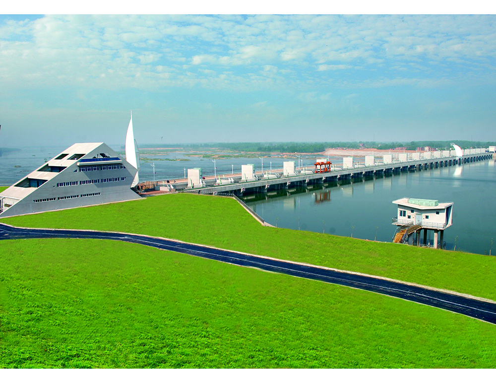 劉家道口樞紐工程：強(qiáng)震區(qū)大型表孔弧形閘門，型鋼砼錨體弧門支座預(yù)應(yīng)力閘墩