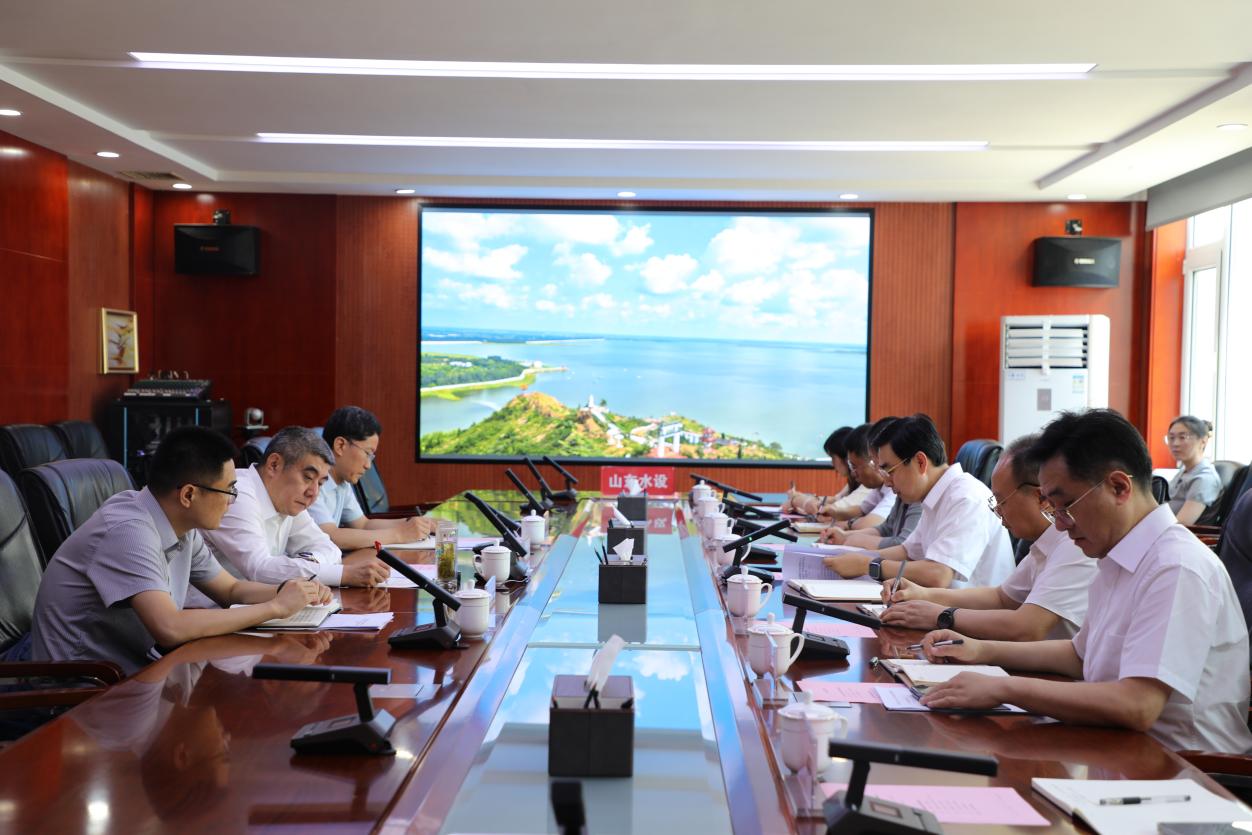 省國(guó)資委黨委委員、副主任周洪文一行到山東水設(shè)調(diào)研指導(dǎo)
